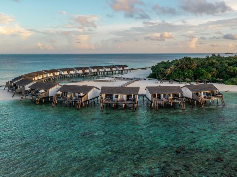 Hotel Reethi Beach Resort