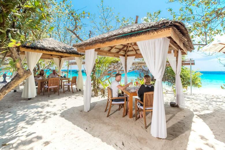 Hotel Reethi Beach Resort