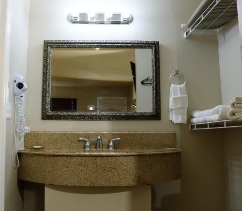 Motel Monte Carlo Inn- Near Disney