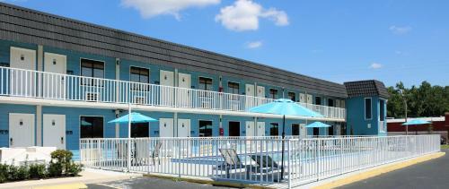 Motel Monte Carlo Inn- Near Disney