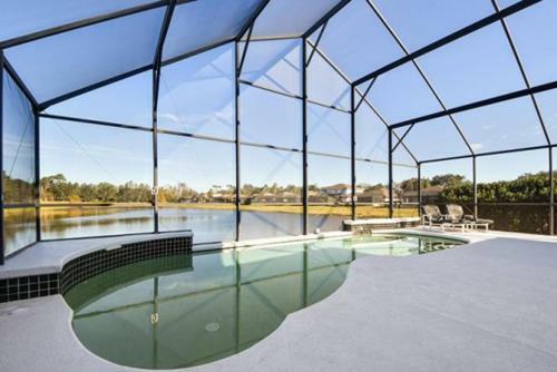 Lakeside 4 Bedroom 3 Bath Pool Home In Sunset Lake