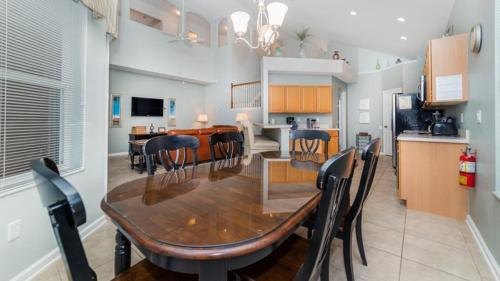 Peaceful 5 Bedroom Pool Home In Windsor Palms Resort