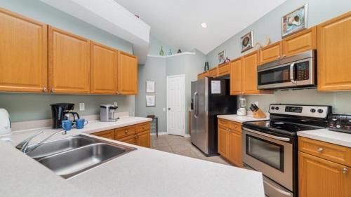 Peaceful 5 Bedroom Pool Home In Windsor Palms Resort