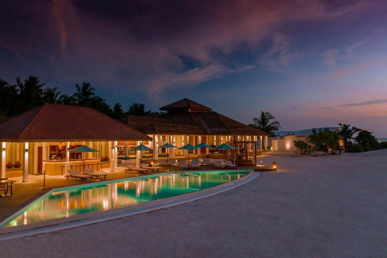 Hotel Cinnamon Hakuraa Huraa Maldives
