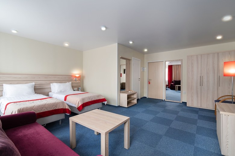 Hotel Equator