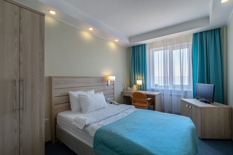 Hotel Equator