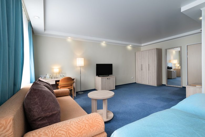 Hotel Equator