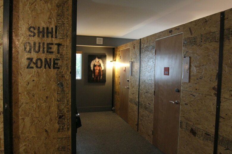 Albergue Crates At The Gaythering - Men Only