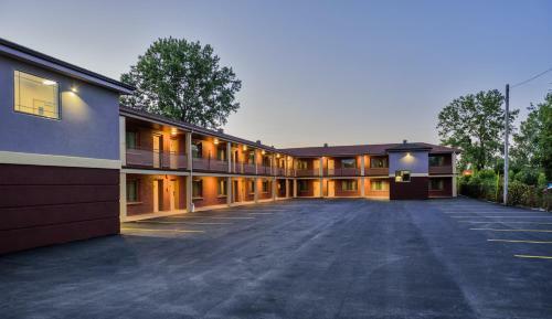 Motel Aarya Hotel By Niagara Fashion Outlets