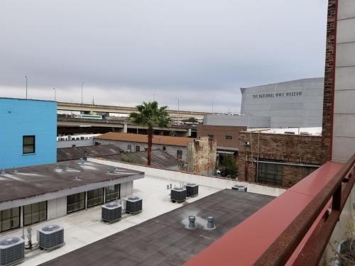 Apartamento Three-bedroom, Three-bath Industrial Apt In Nola C.b.d.