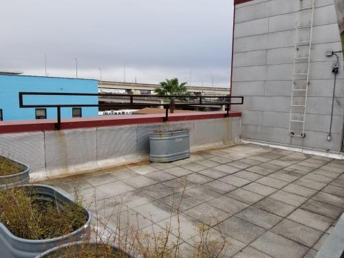 Apartamento Three-bedroom, Three-bath Industrial Apt In Nola C.b.d.