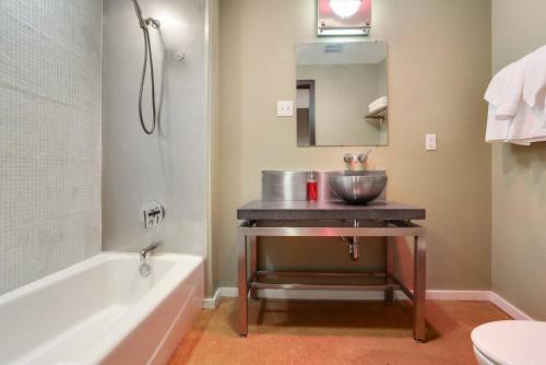 Apartamento Three-bedroom, Three-bath Industrial Apt In Nola C.b.d.