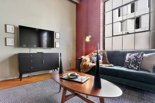 Apartamento Three-bedroom, Three-bath Industrial Apt In Nola C.b.d.