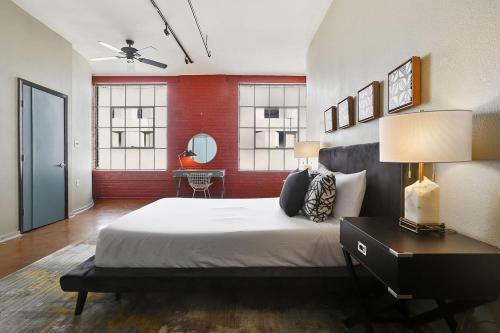 Apartamento Three-bedroom, Three-bath Industrial Apt In Nola C.b.d.