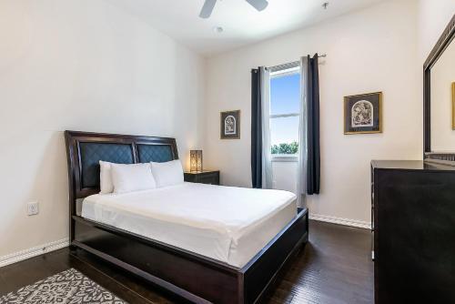 Aparthotel Carondelet Street Luxury Condos