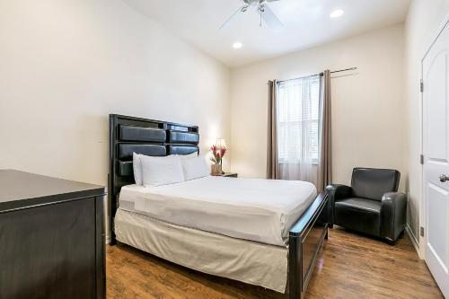 Aparthotel Carondelet Street Luxury Condos