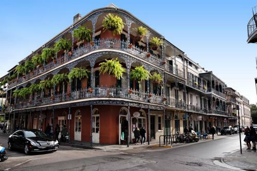 Laurel Street