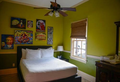 Frenchmen Hotel