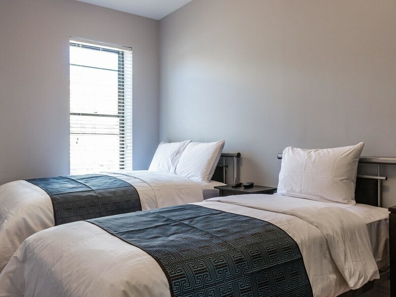 Hostal The Park Ave North