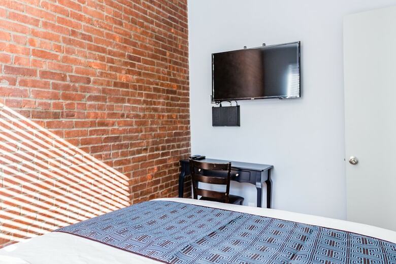 Hostal The Park Ave North