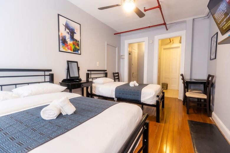 Hostal The Central Park North