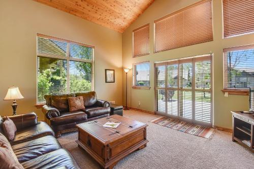 Whispering Pines 1025
