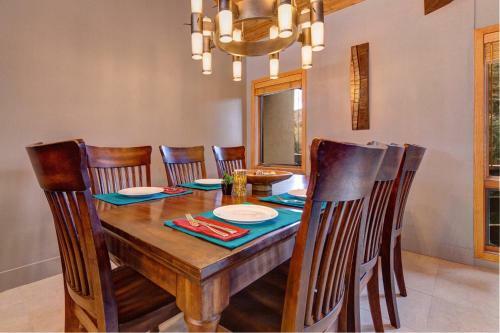 Abode At Ontario Lodge
