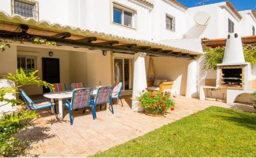 Vale Do Lobo Villa Sleeps 6 Pool Air Con Wifi