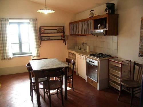 Castiglioncello Del Trinoro Villa Sleeps 8 Pool