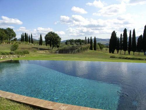 Castiglioncello Del Trinoro Villa Sleeps 8 Pool