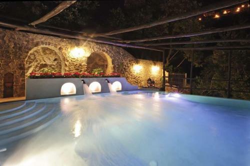 Colli Di Fontanelle Villa Sleeps 12 Pool Air Con