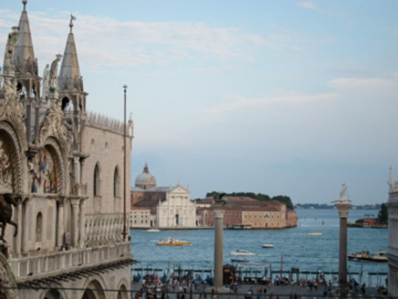 Bed & Breakfast Bellevue & Canaletto Suites