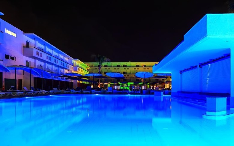 Hotel Dodeca Sea Resort