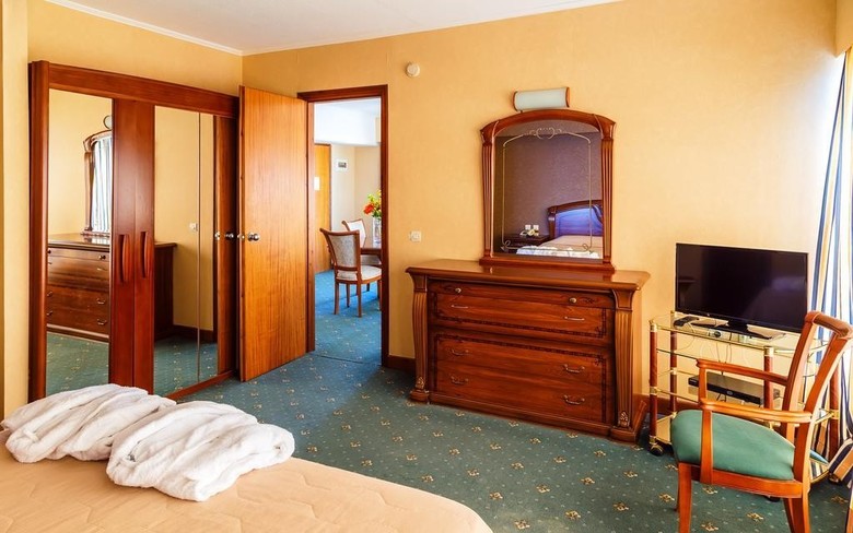 Hotel Dodeca Sea Resort