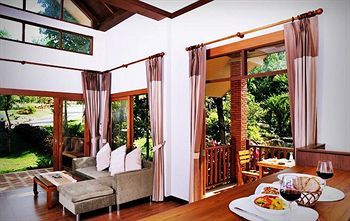 Hotel Chalong Chalet Resort & Spa