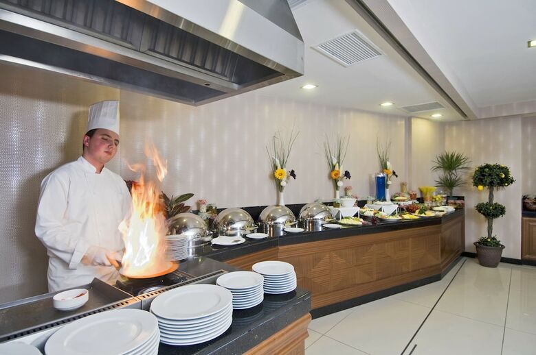 Tugcu Hotel Select
