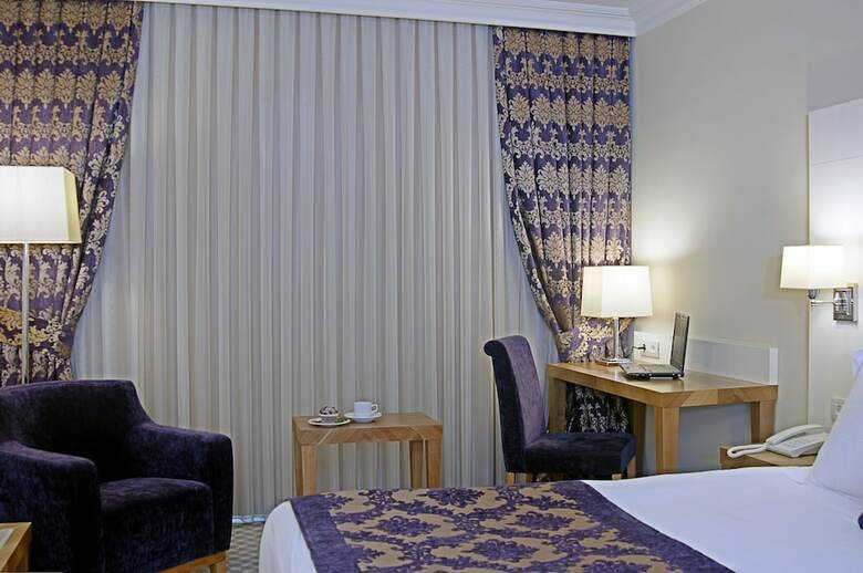 Tugcu Hotel Select