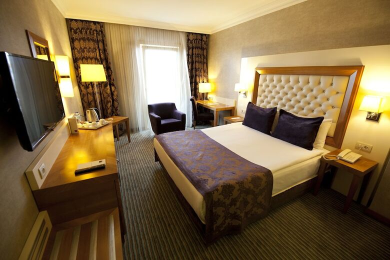 Tugcu Hotel Select