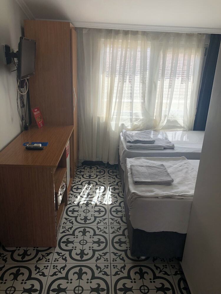 Reydel Hotel