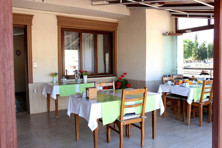 Selena Hotel