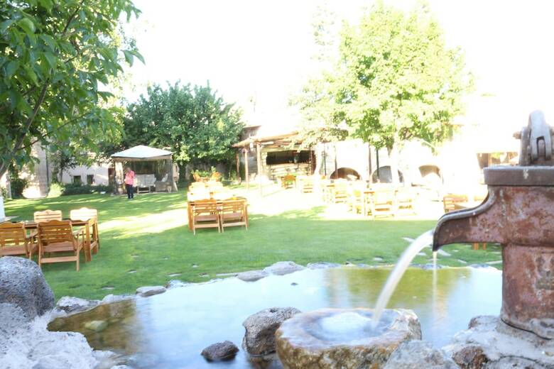 Melis Cave Hotel