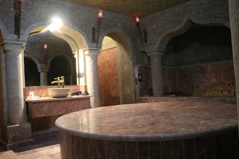 Hotel Oread Cave Suites
