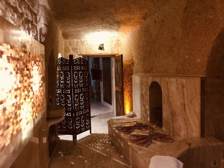 Hotel Oread Cave Suites