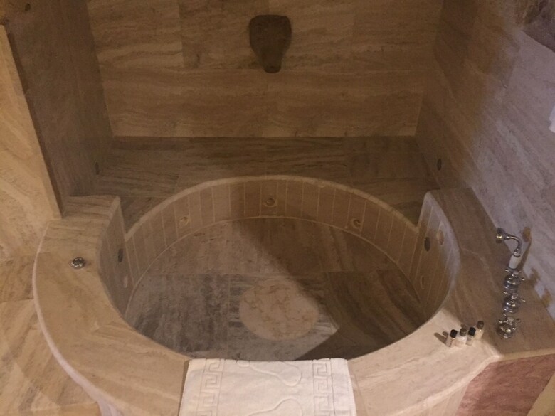 Hotel Oread Cave Suites