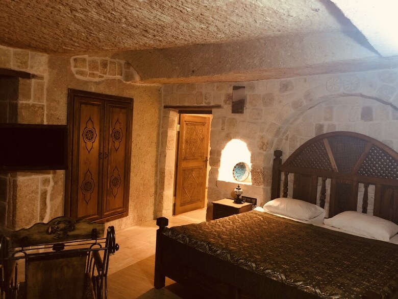 Hotel Oread Cave Suites