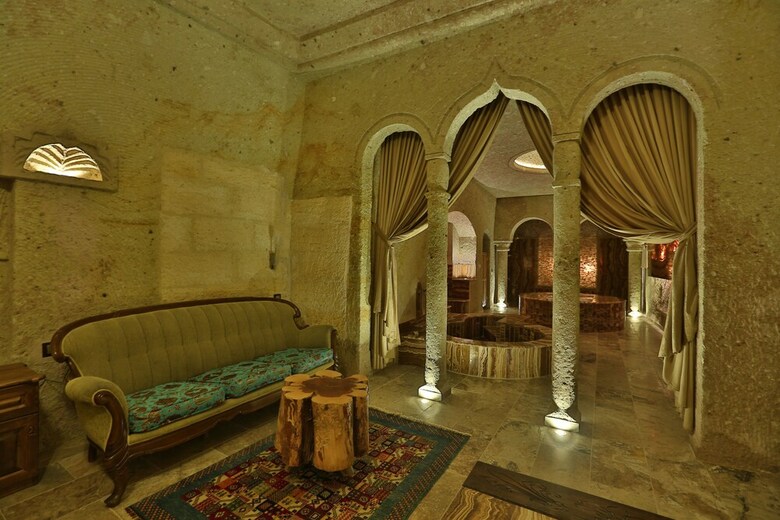 Hotel Oread Cave Suites