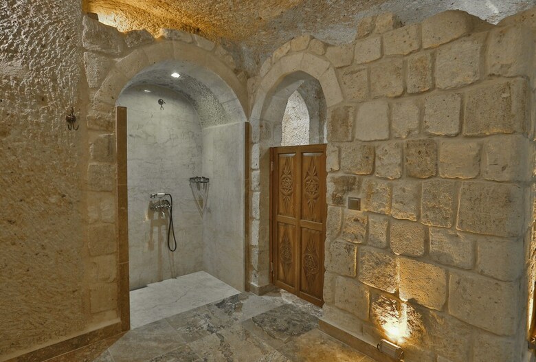 Hotel Oread Cave Suites
