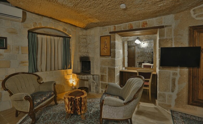 Hotel Oread Cave Suites