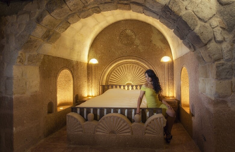 Hotel Oread Cave Suites