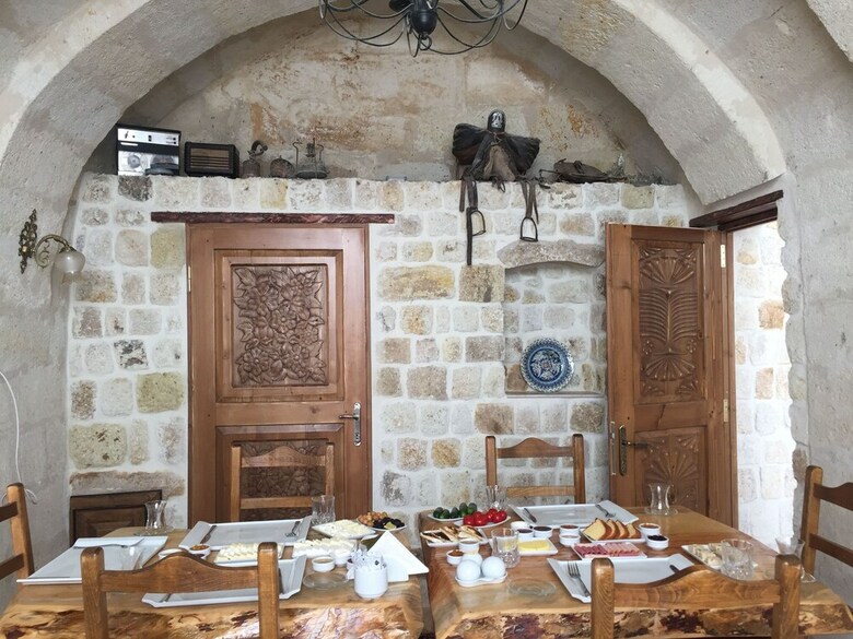 Hotel Oread Cave Suites